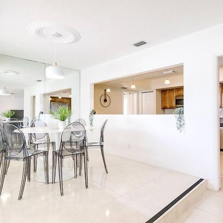 Modern Spacious 5-Bedroom Home With Pool Hollywood Kültér fotó