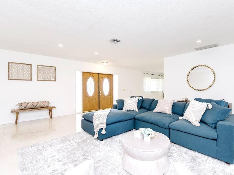 Modern Spacious 5-Bedroom Home With Pool Hollywood Kültér fotó